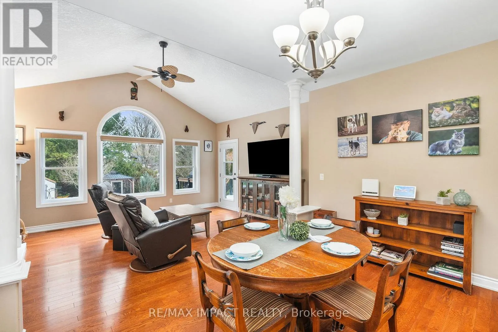 465 FOOTE CRESCENT