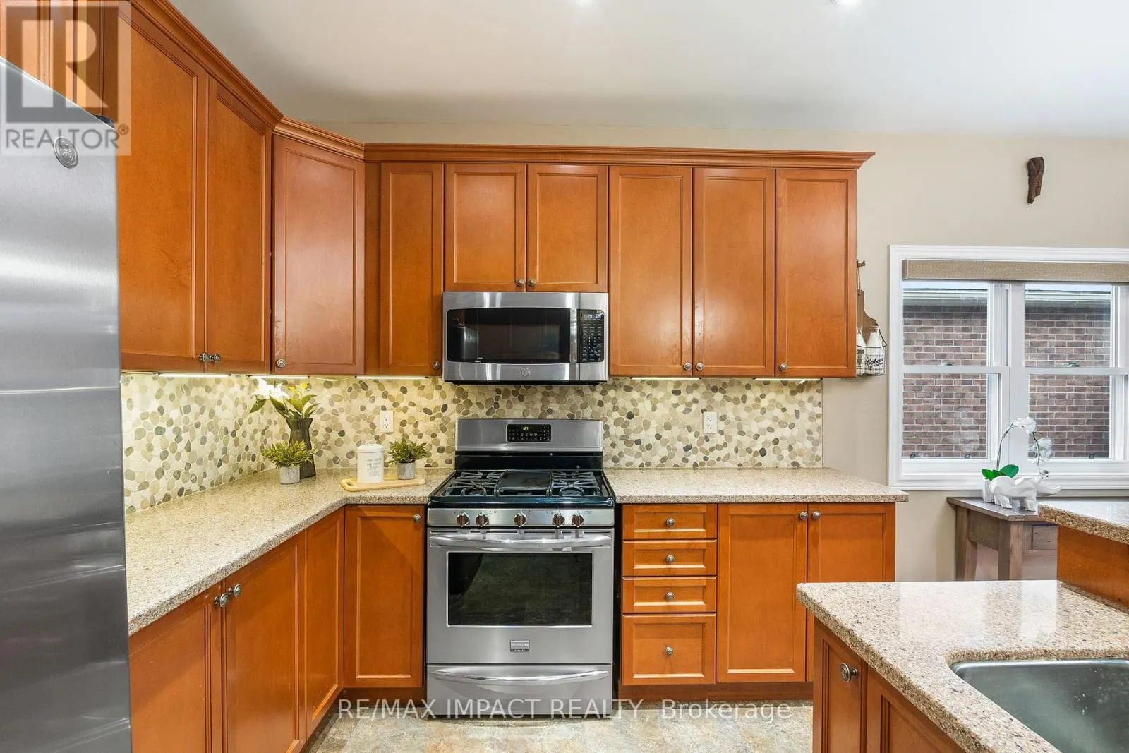 465 FOOTE CRESCENT
