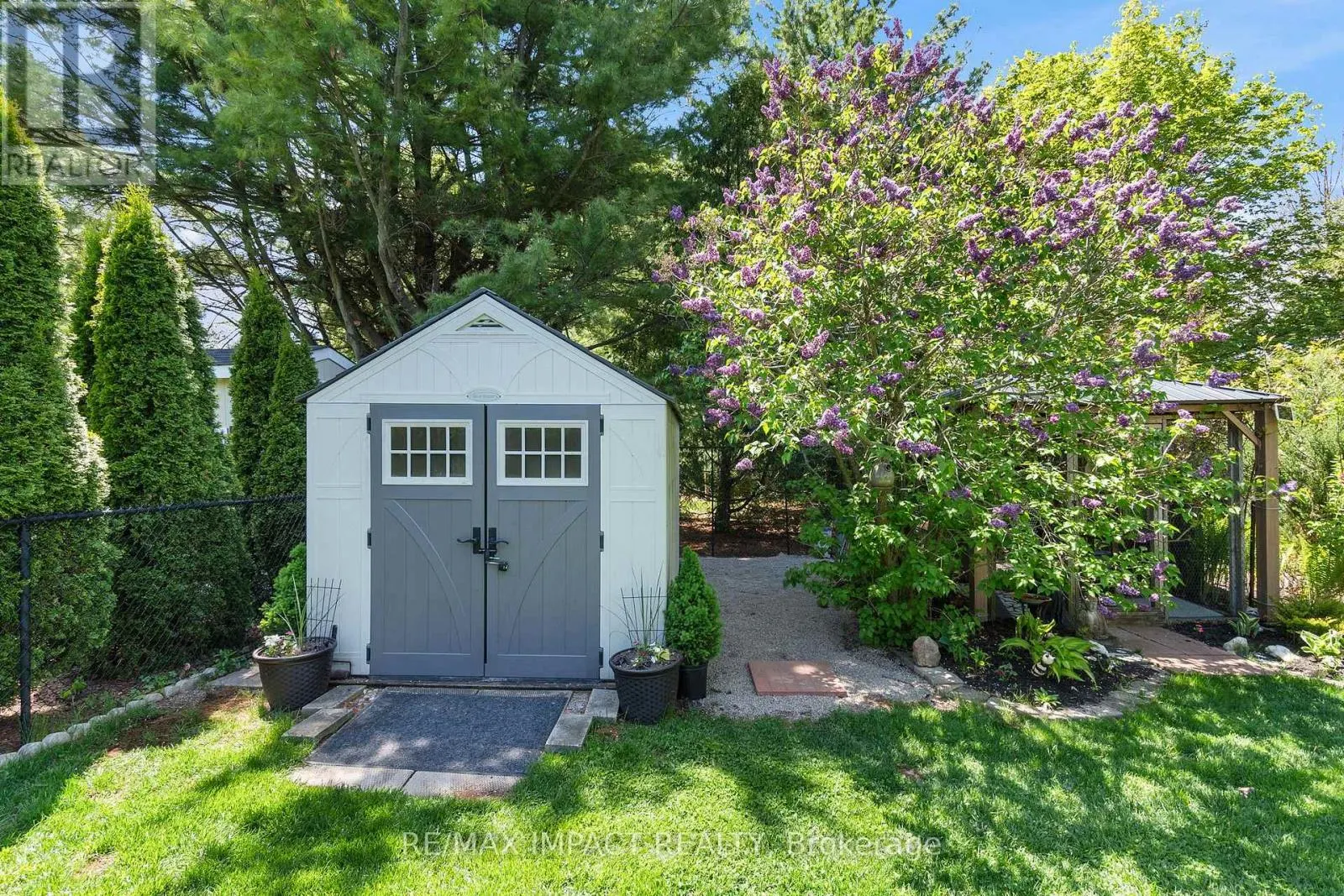 465 FOOTE CRESCENT