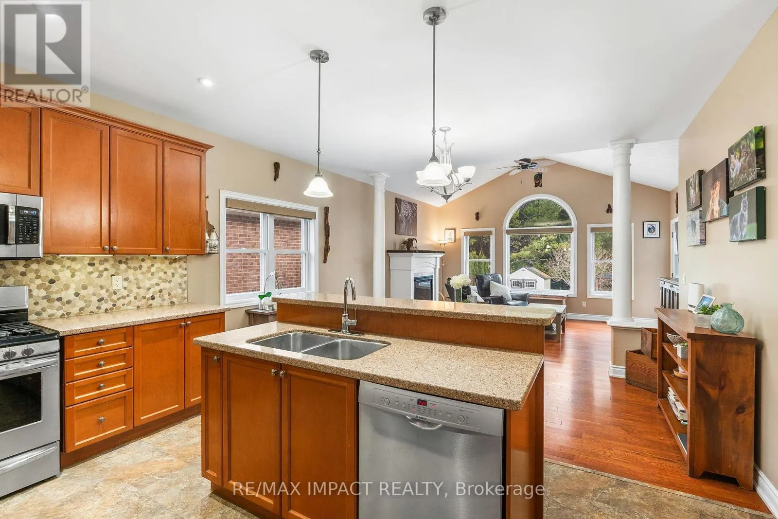 465 FOOTE CRESCENT