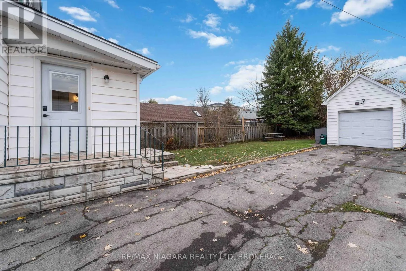 433 DAVIS STREET