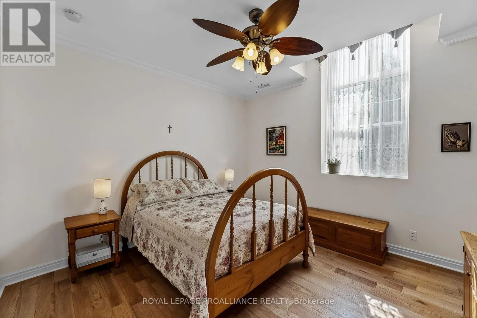 206 - 323 GEORGE STREET, #206
