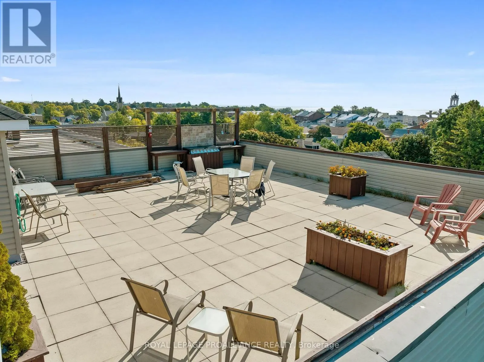 206 - 323 GEORGE STREET, #206