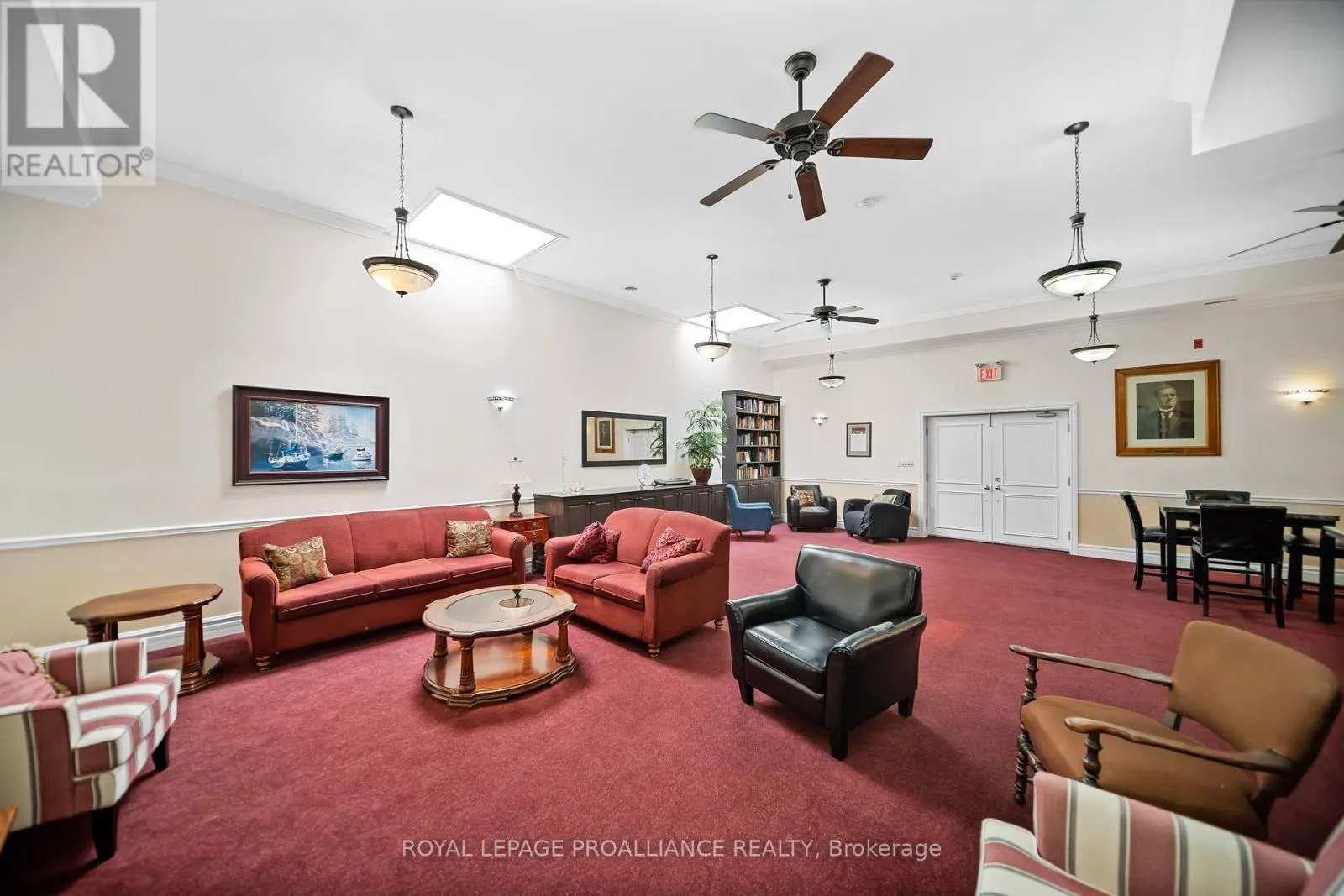 206 - 323 GEORGE STREET, #206