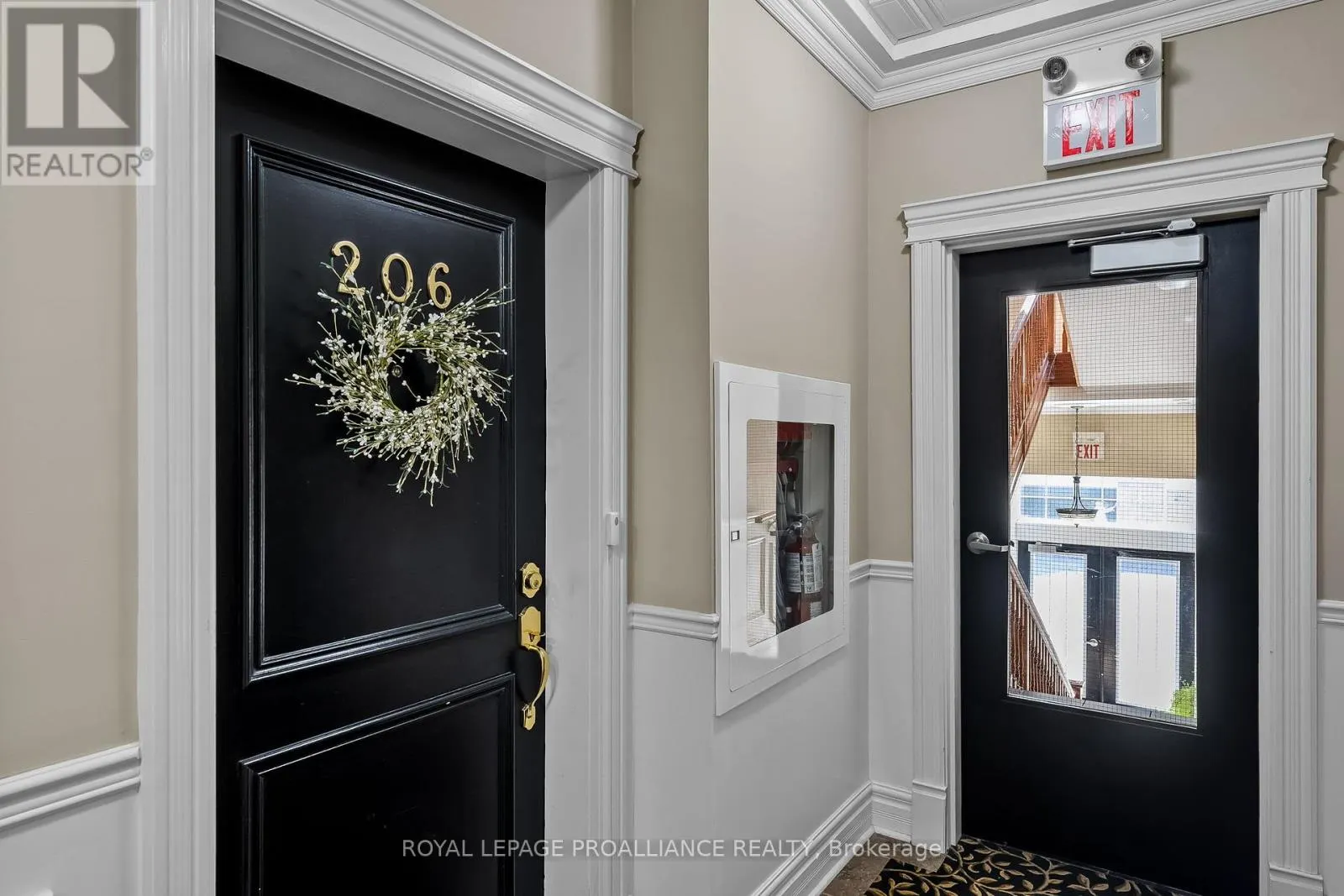 206 - 323 GEORGE STREET, #206