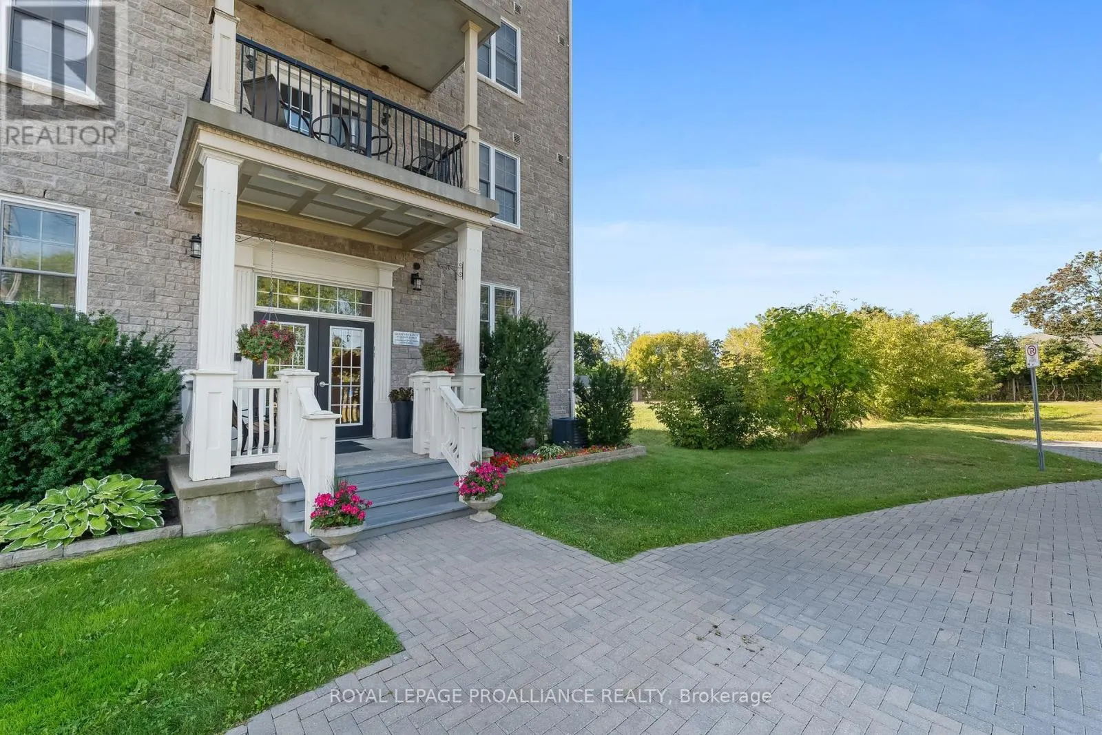 206 - 323 GEORGE STREET, #206