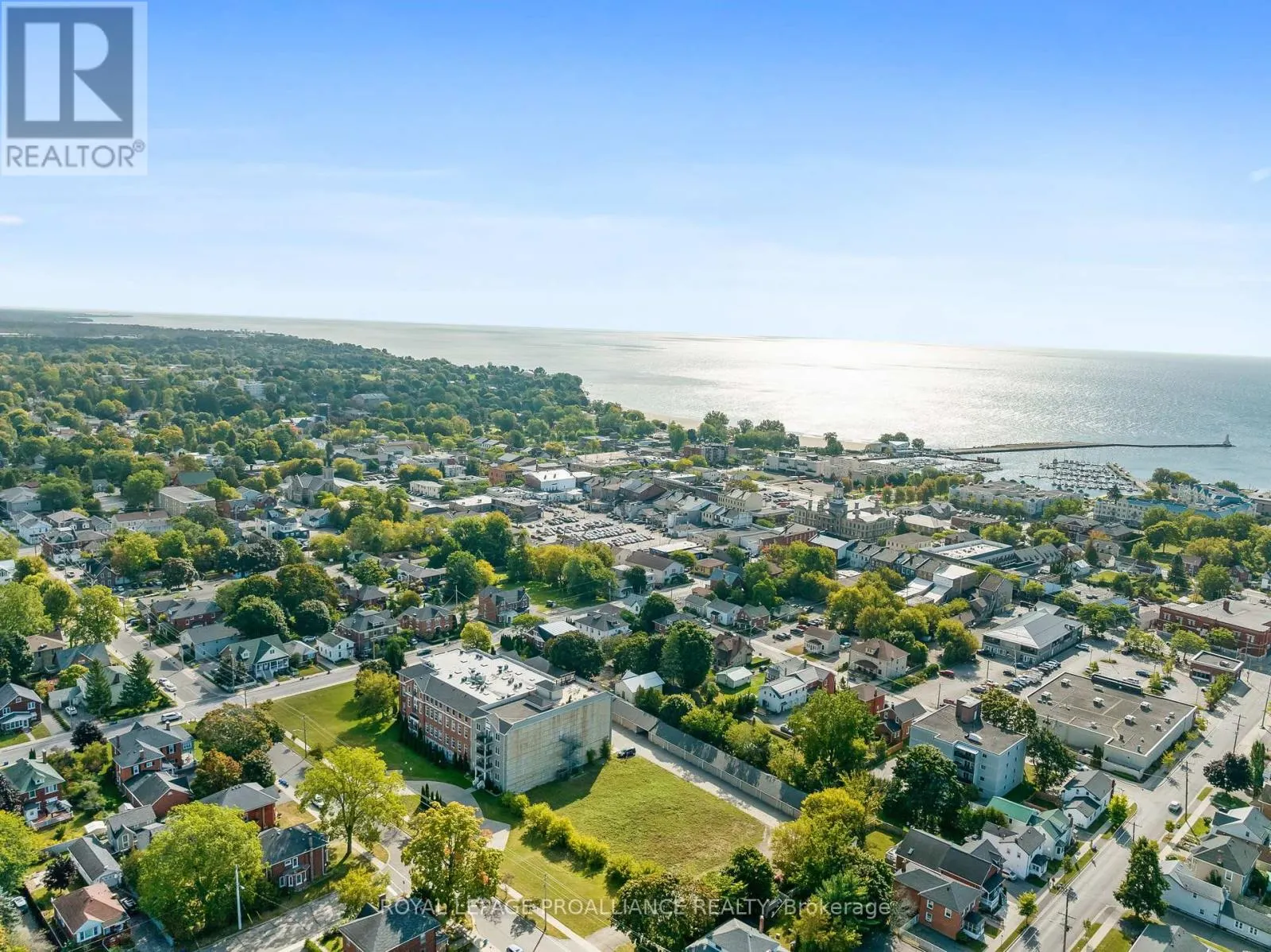 206 - 323 GEORGE STREET, #206