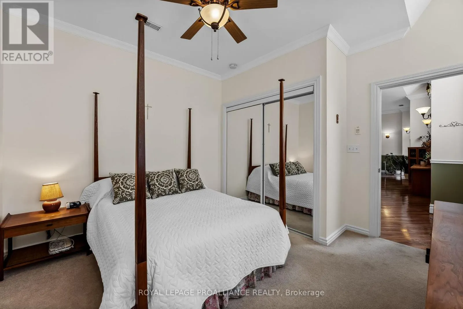 206 - 323 GEORGE STREET, #206