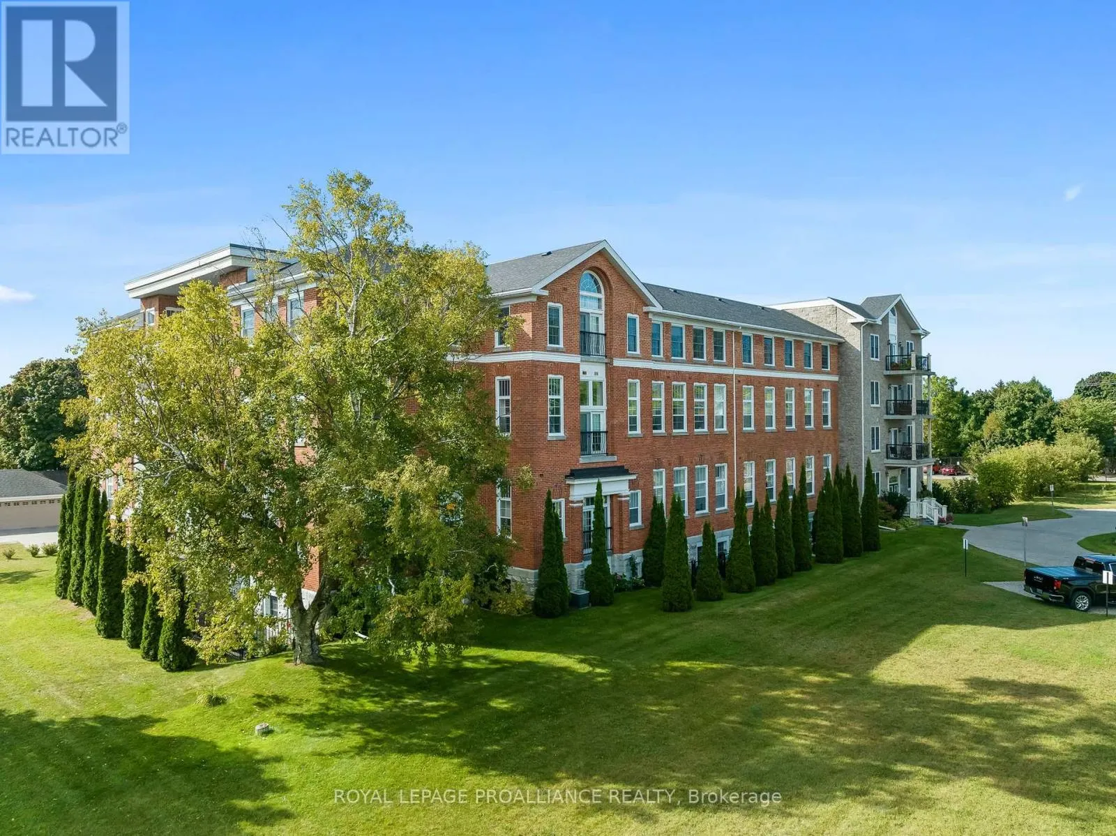 206 - 323 GEORGE STREET, #206