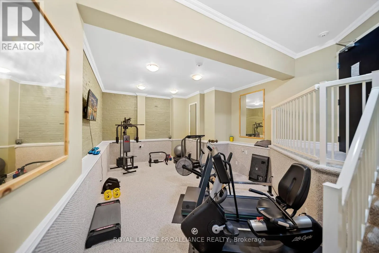 206 - 323 GEORGE STREET, #206