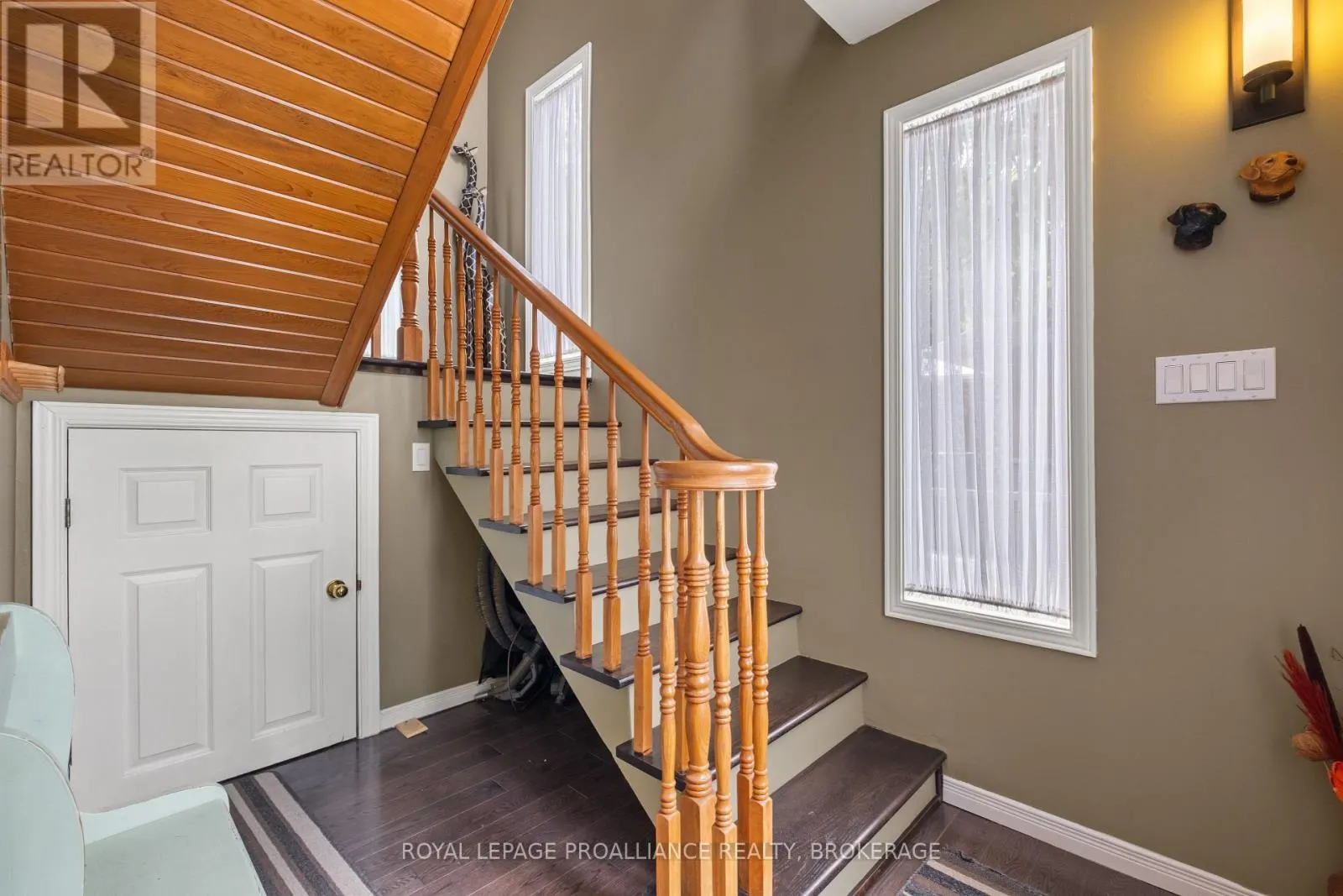 1020 LARK LANE