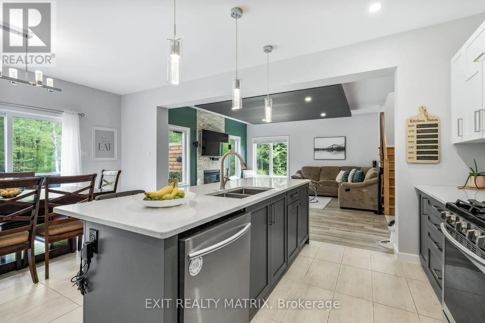 1463 VINETTE ROAD