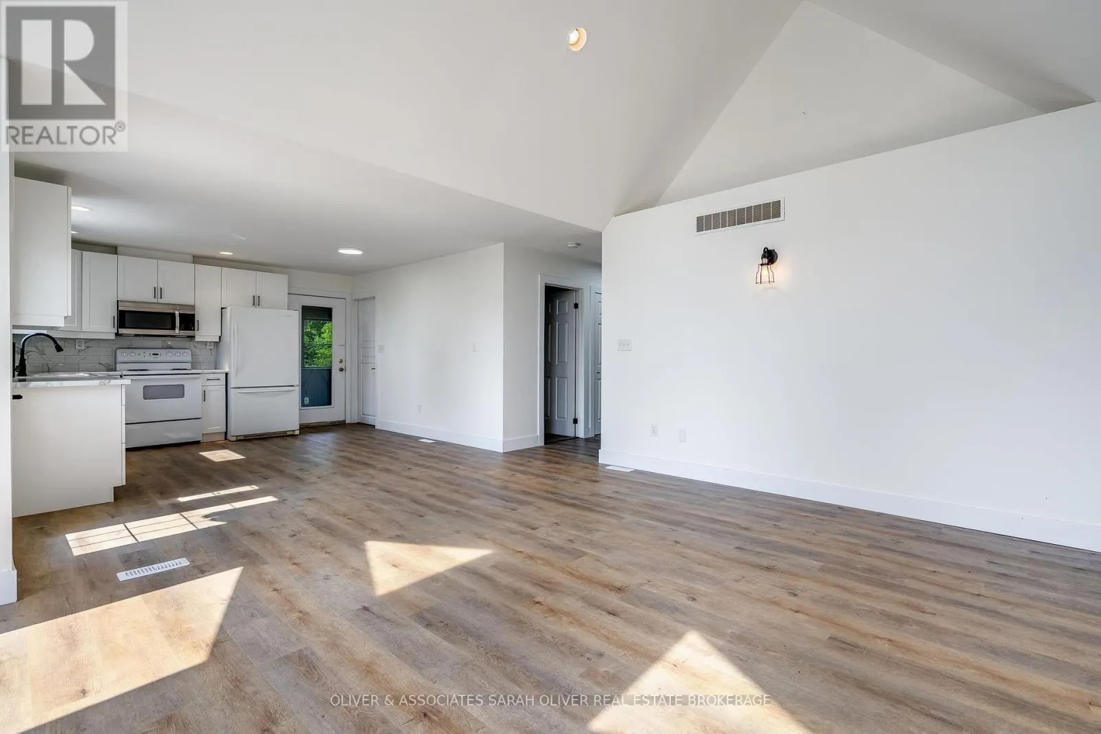 271 COTTERIE PARK