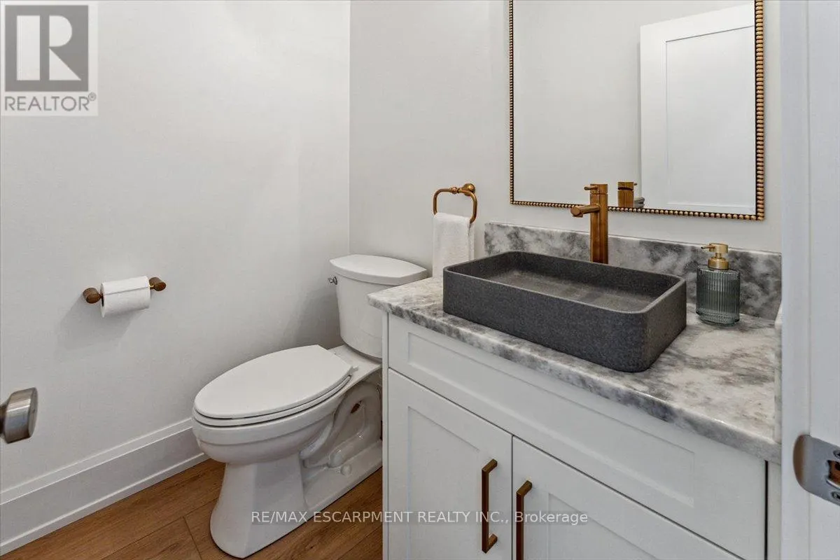 5252 GREENLANE ROAD