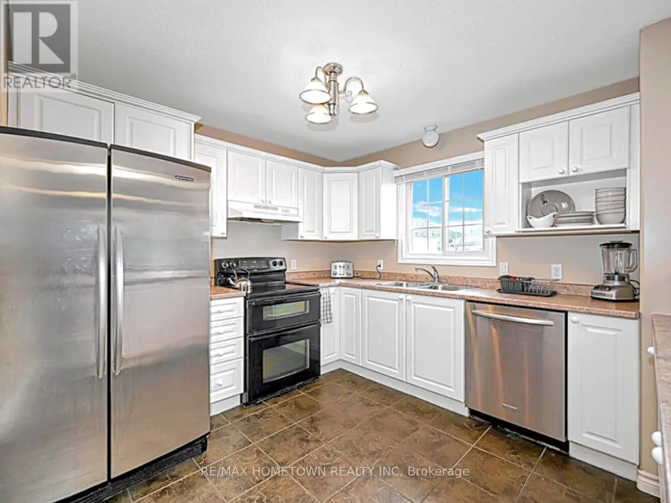 16 REGENCY PLACE