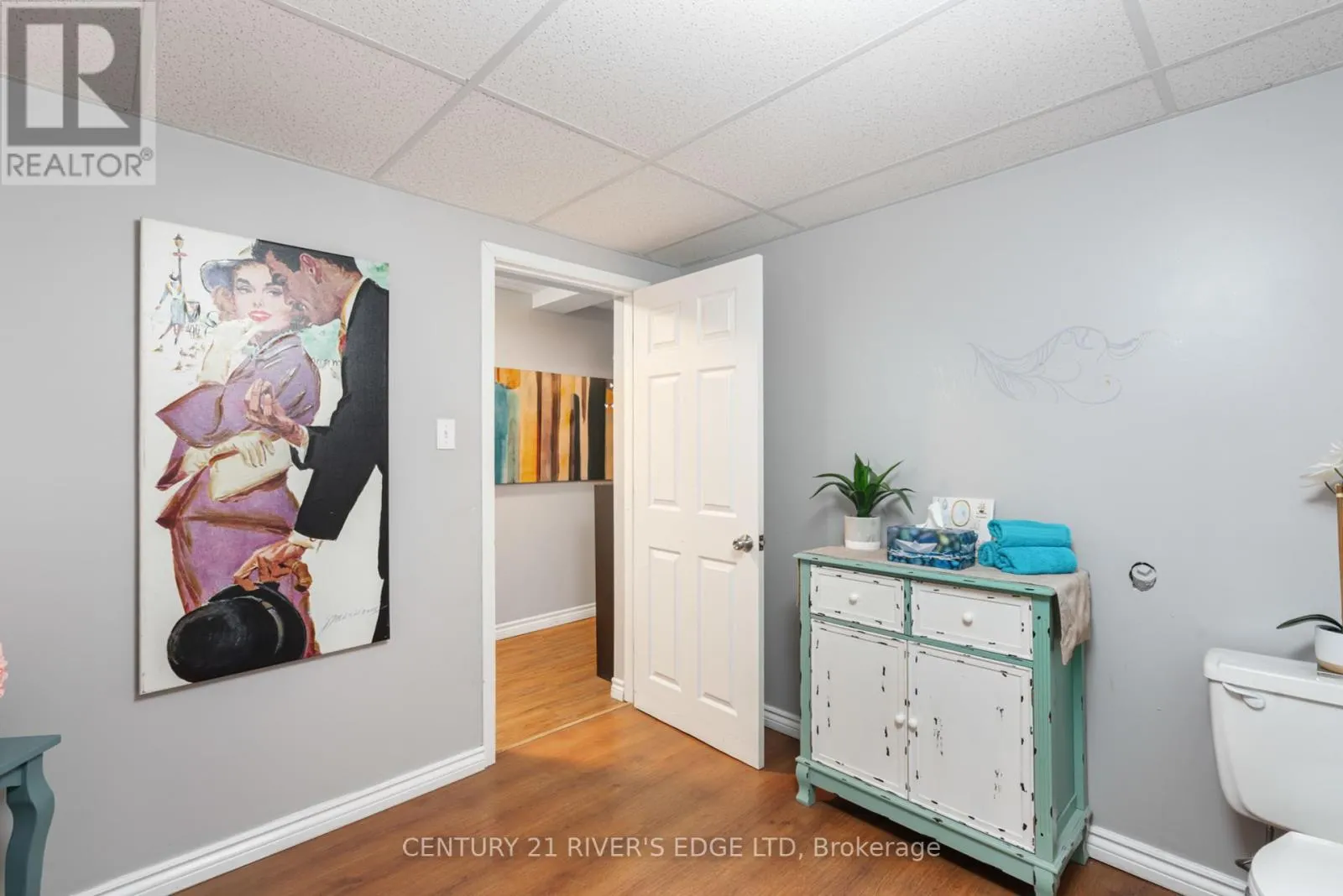 4 SCHOFIELD AVENUE