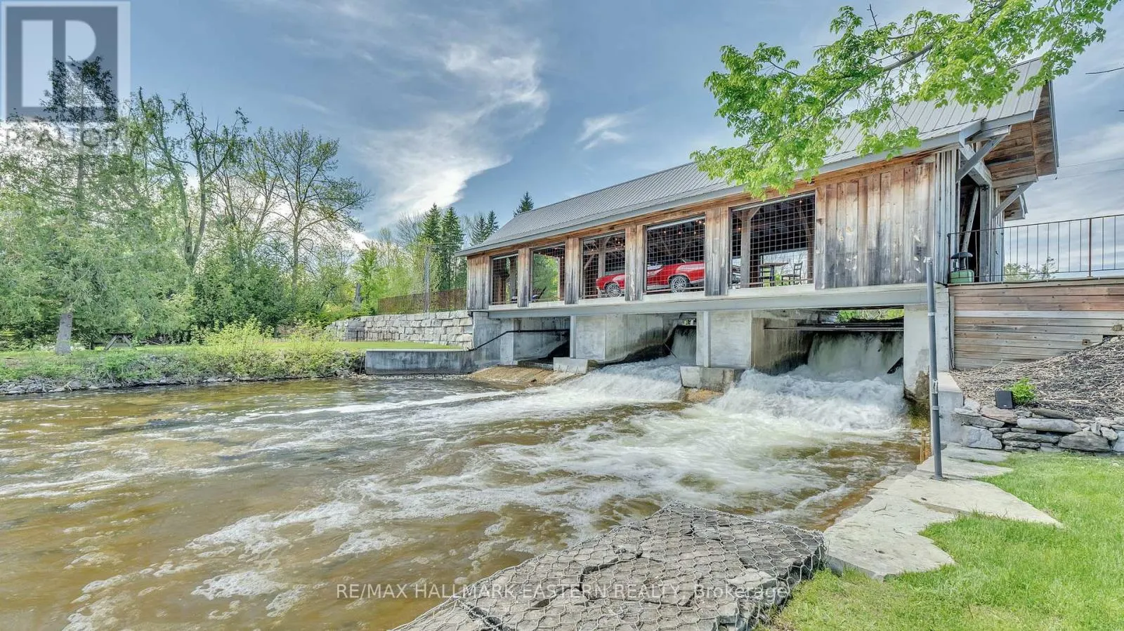 551 & 565 COONEY ISLAND ROAD E