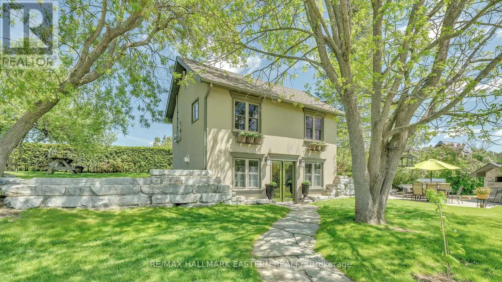 551 & 565 COONEY ISLAND ROAD E