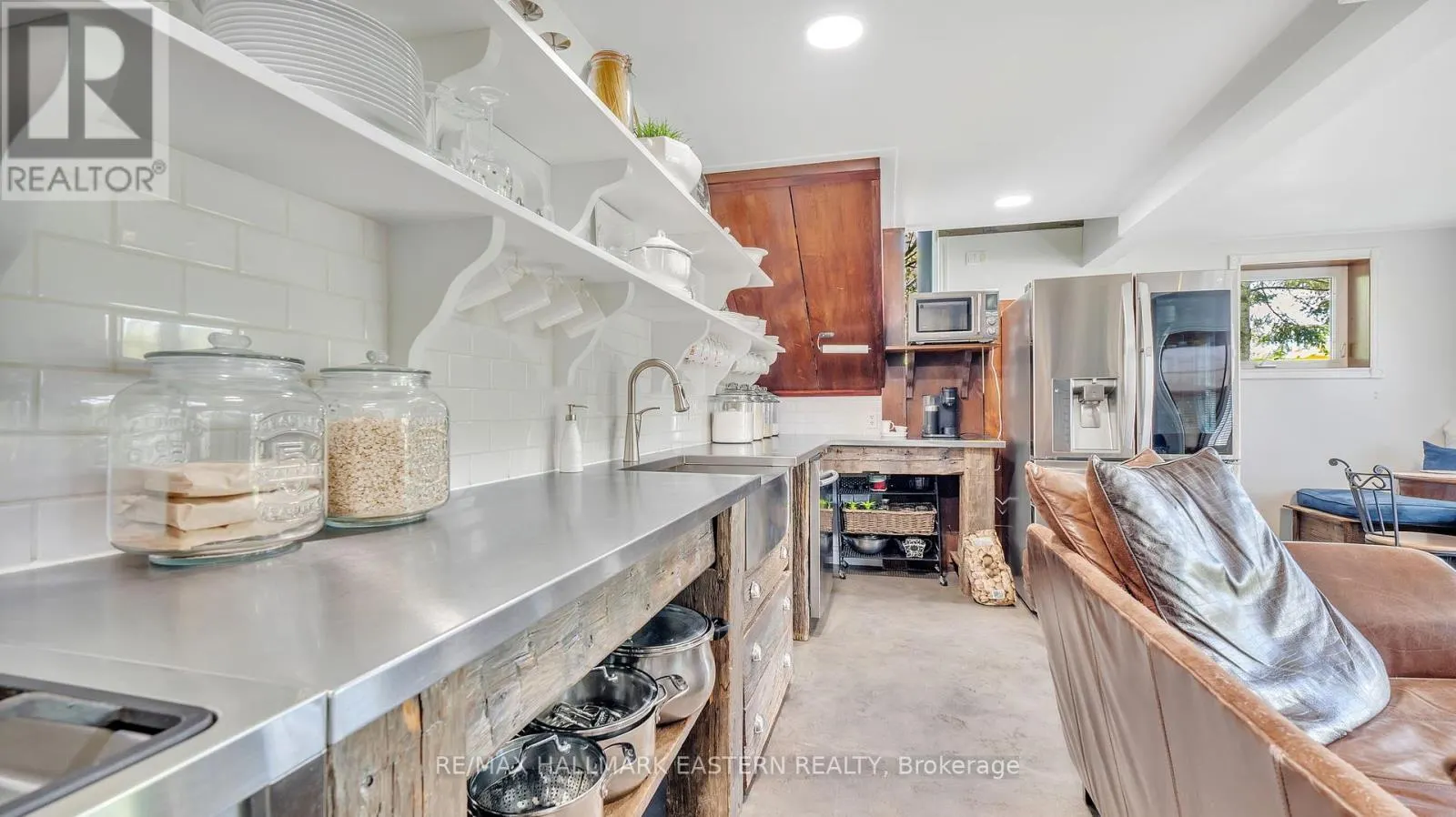 551 & 565 COONEY ISLAND ROAD E