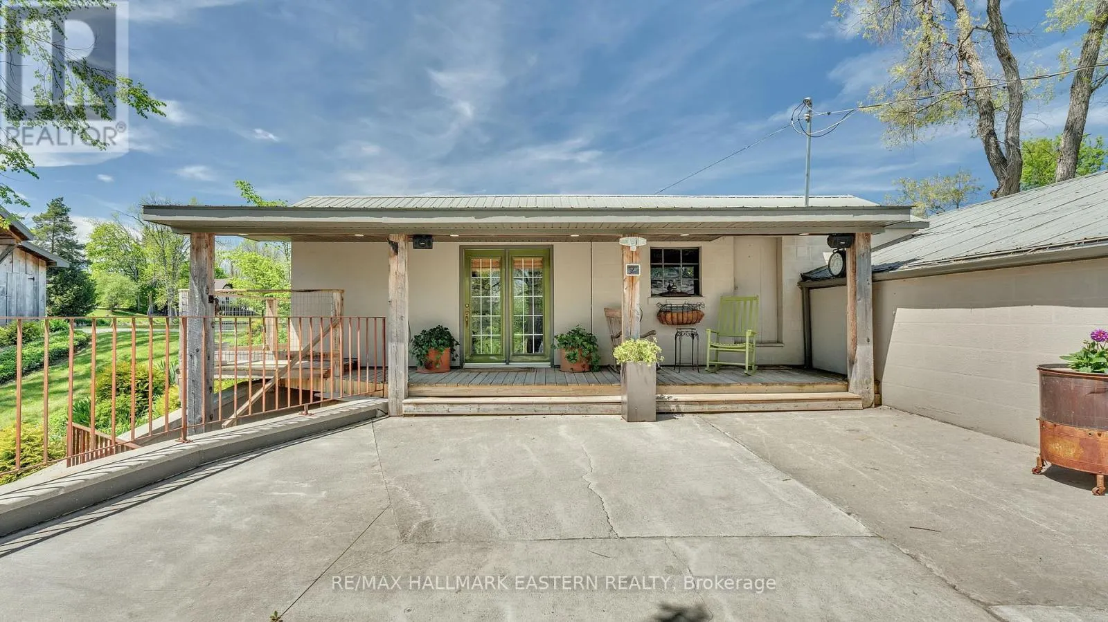551 & 565 COONEY ISLAND ROAD E