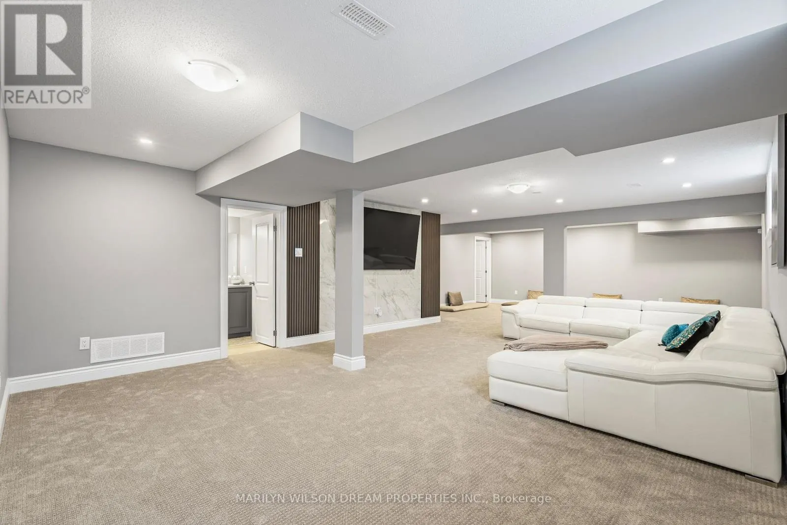 43 ANGEL HEIGHTS