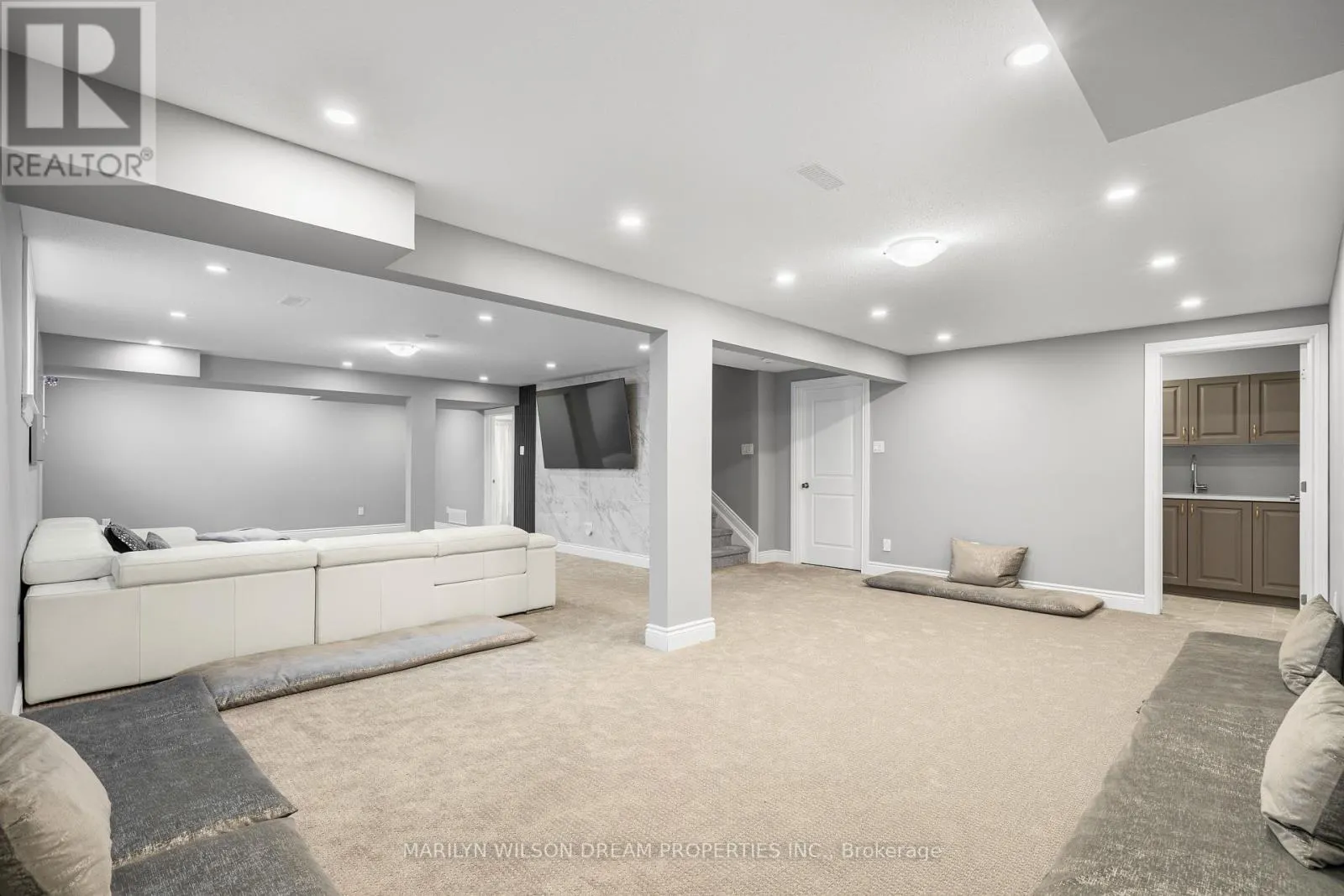 43 ANGEL HEIGHTS