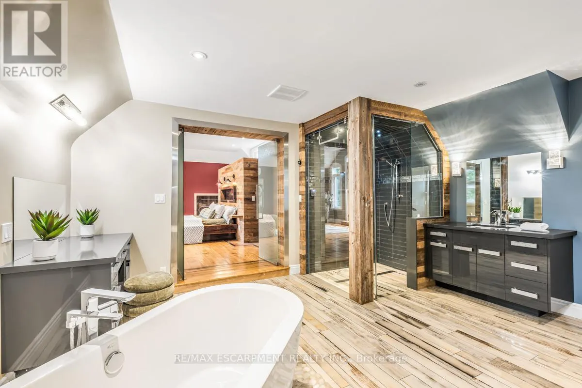 1399 SAFARI ROAD