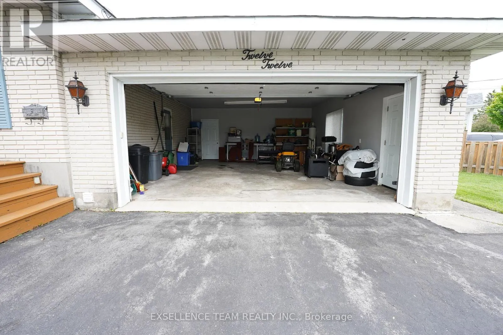 1212 BRODEUR STREET