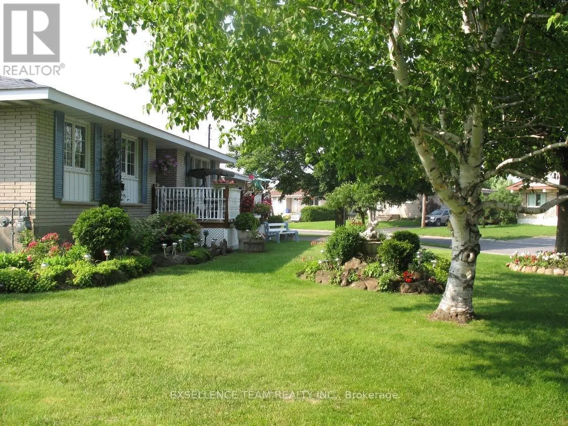 1212 BRODEUR STREET