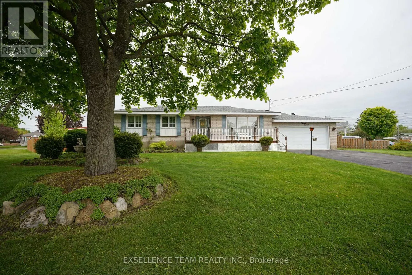 1212 BRODEUR STREET
