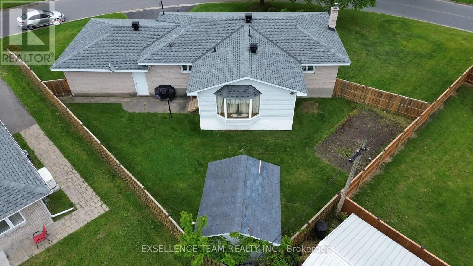1212 BRODEUR STREET