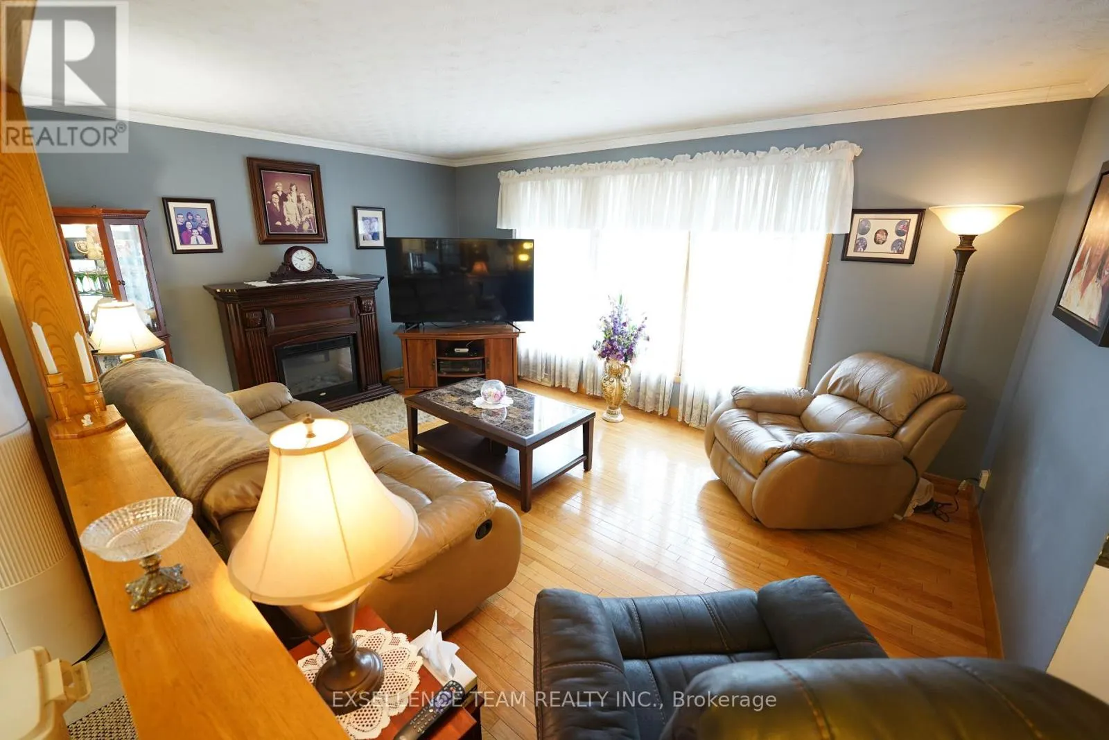 1212 BRODEUR STREET