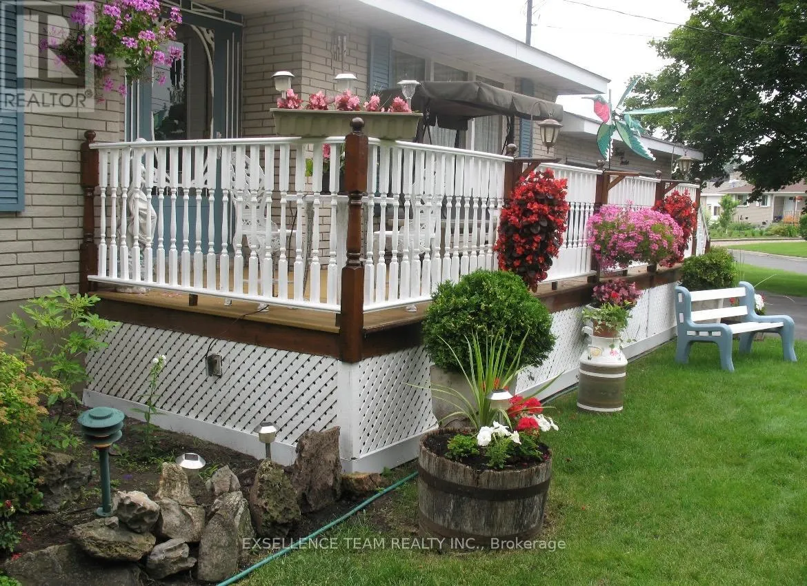 1212 BRODEUR STREET