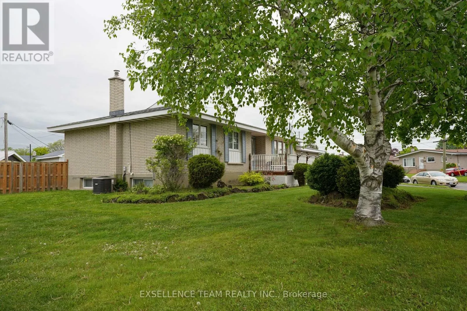 1212 BRODEUR STREET