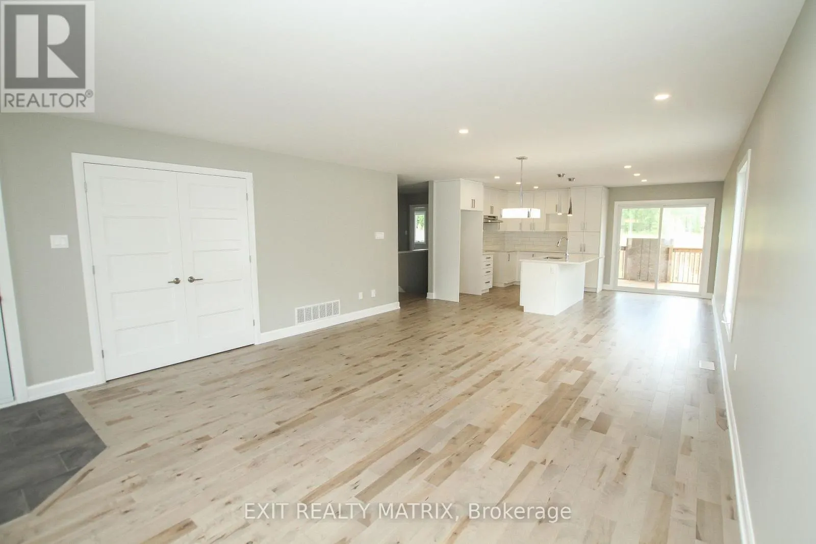 1401 CAROLINE COURT