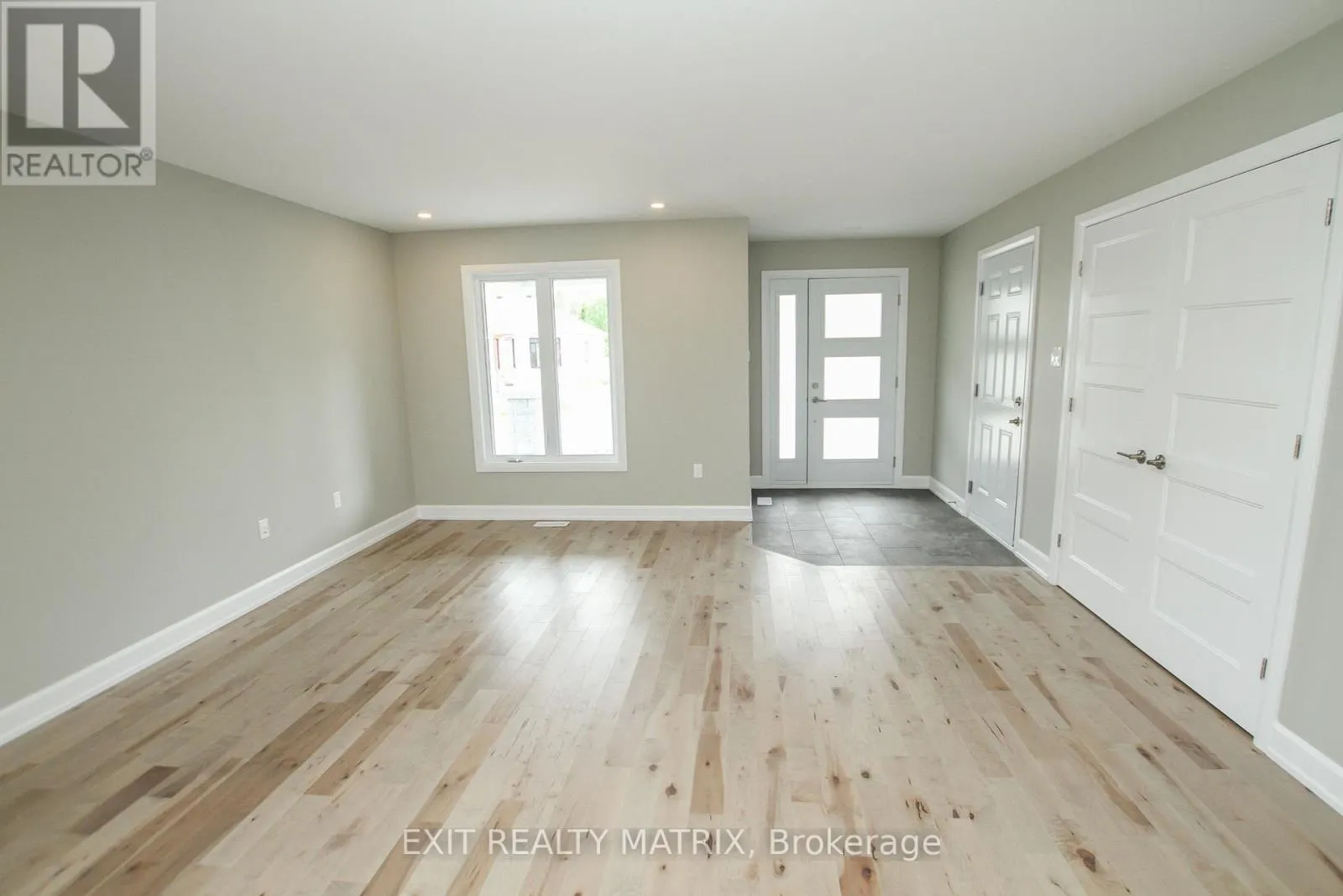 1401 CAROLINE COURT