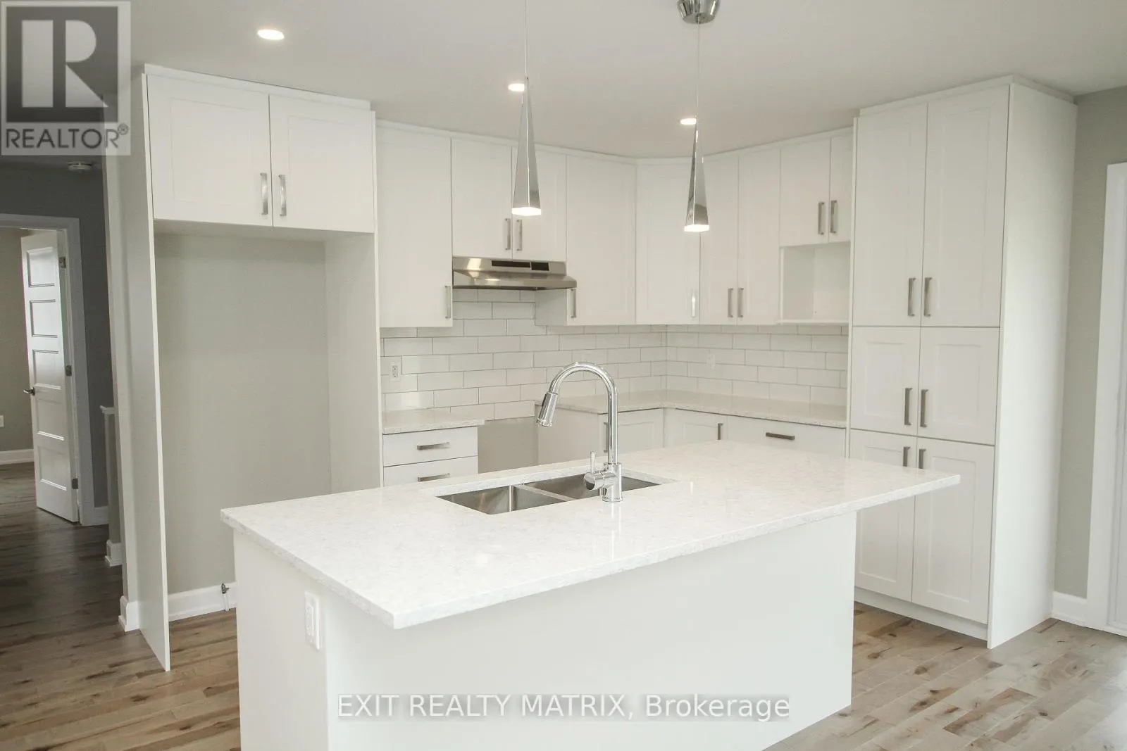 1401 CAROLINE COURT