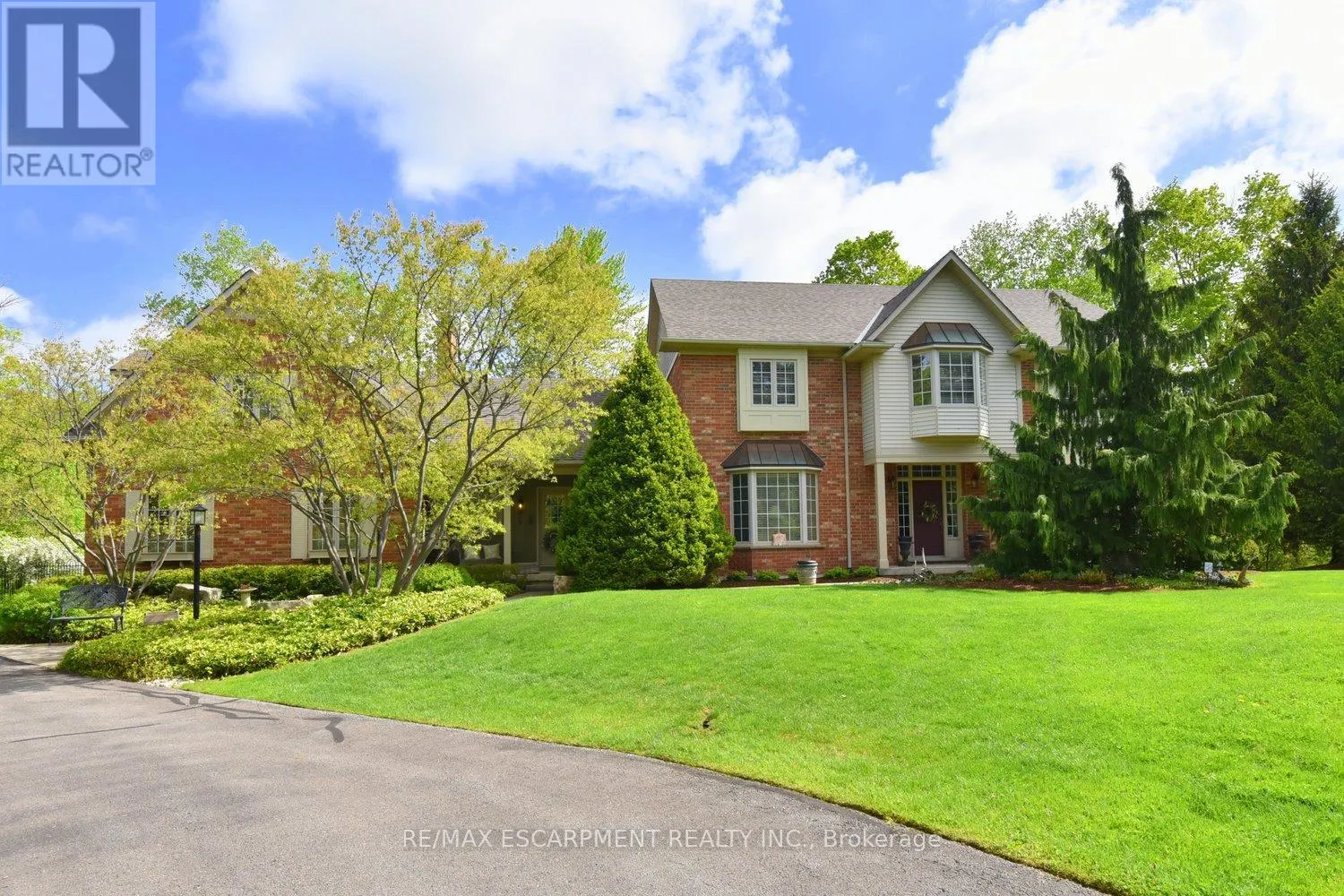 712 ROBSON ROAD