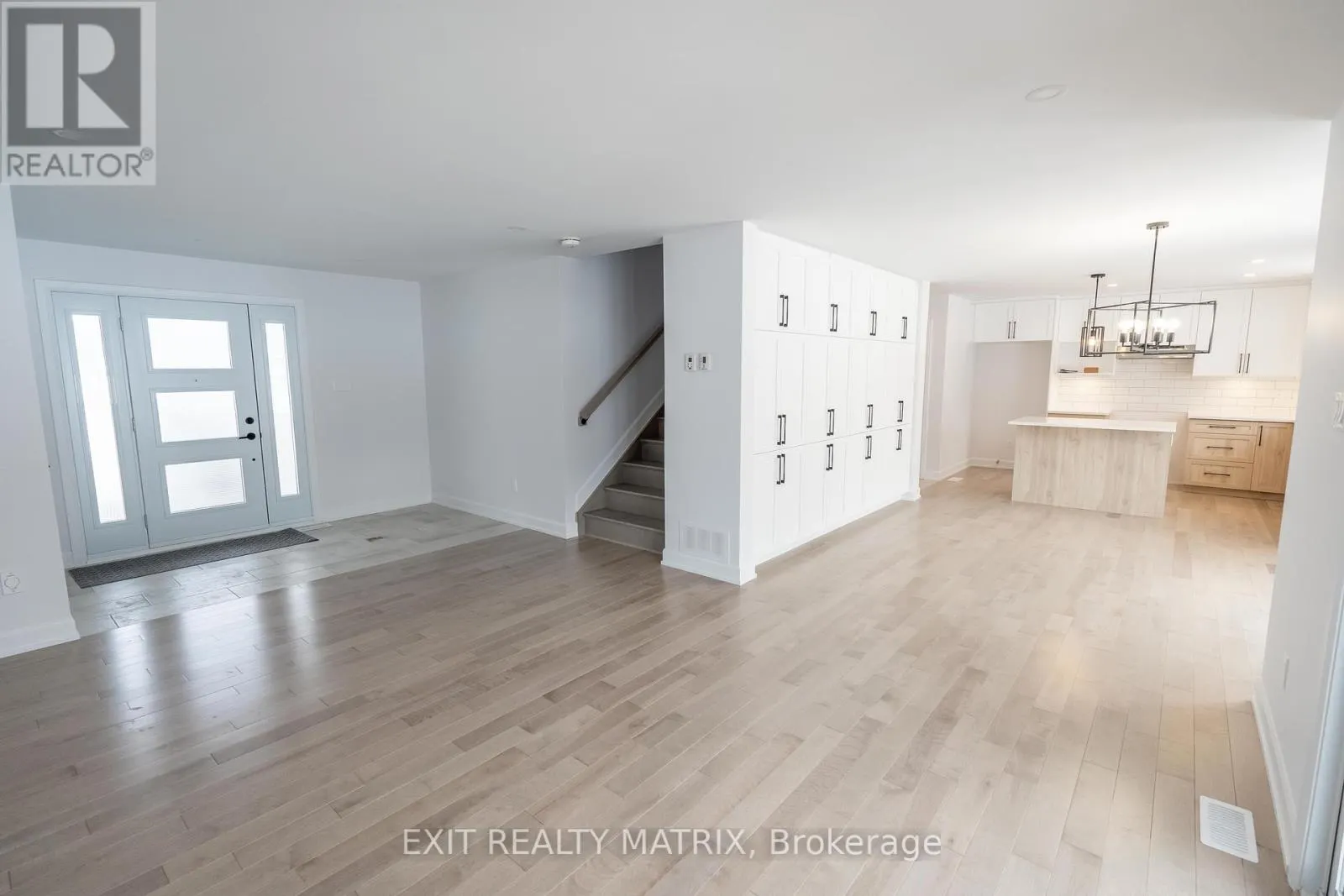1409 CAROLINE COURT