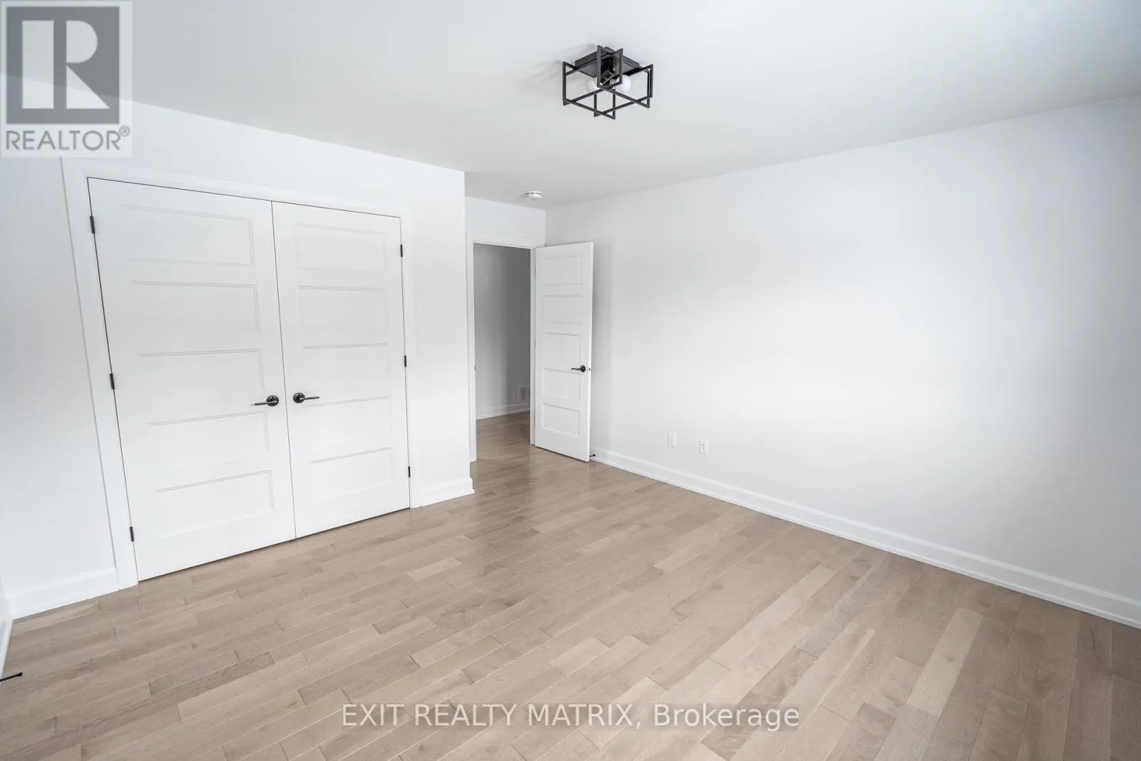 1409 CAROLINE COURT