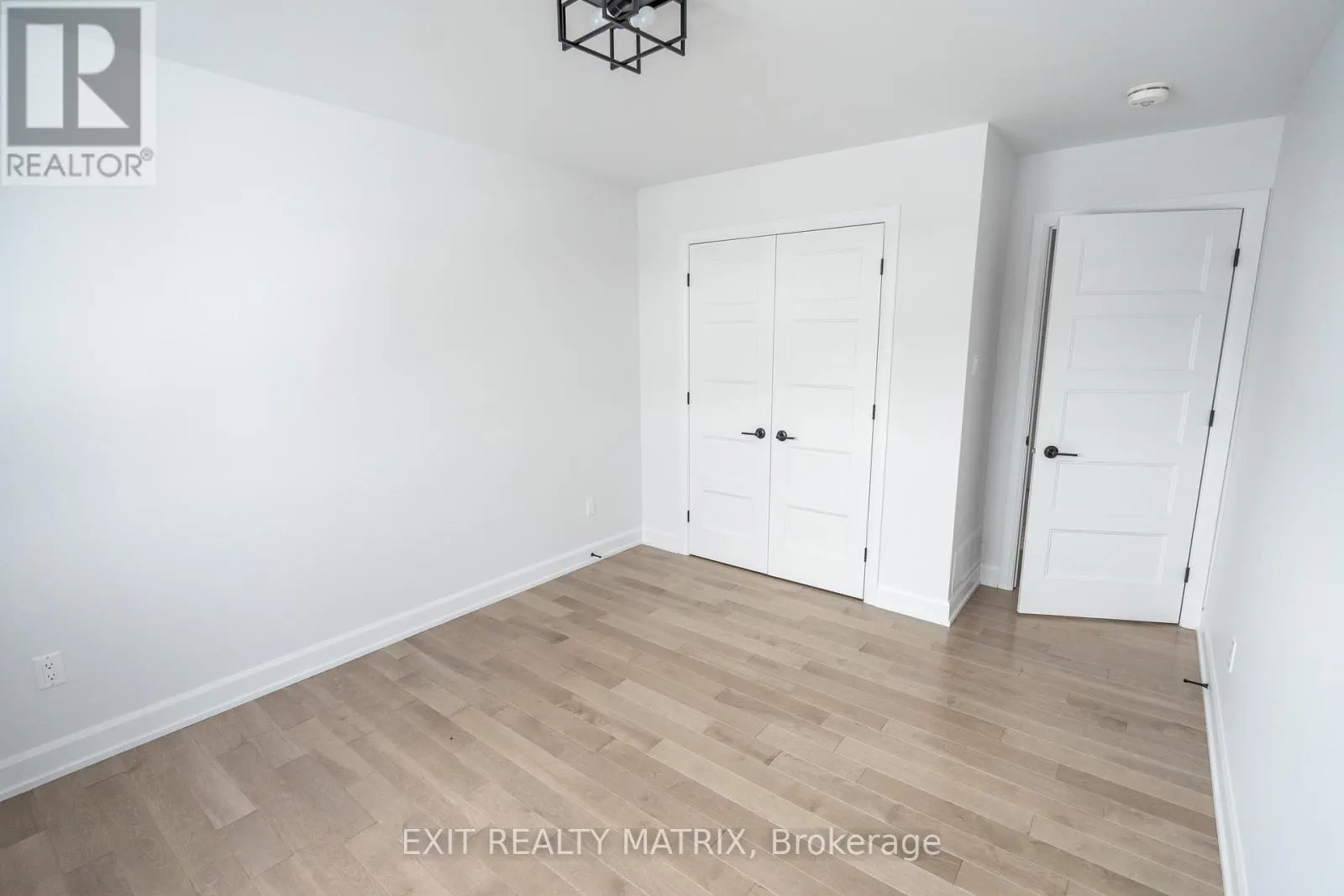 1409 CAROLINE COURT