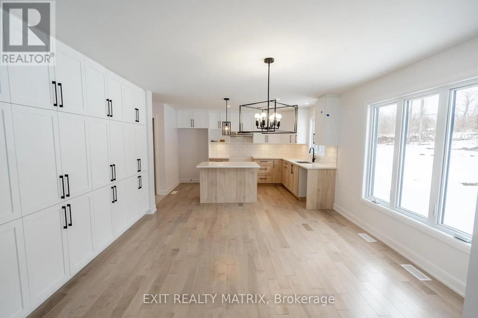 1409 CAROLINE COURT