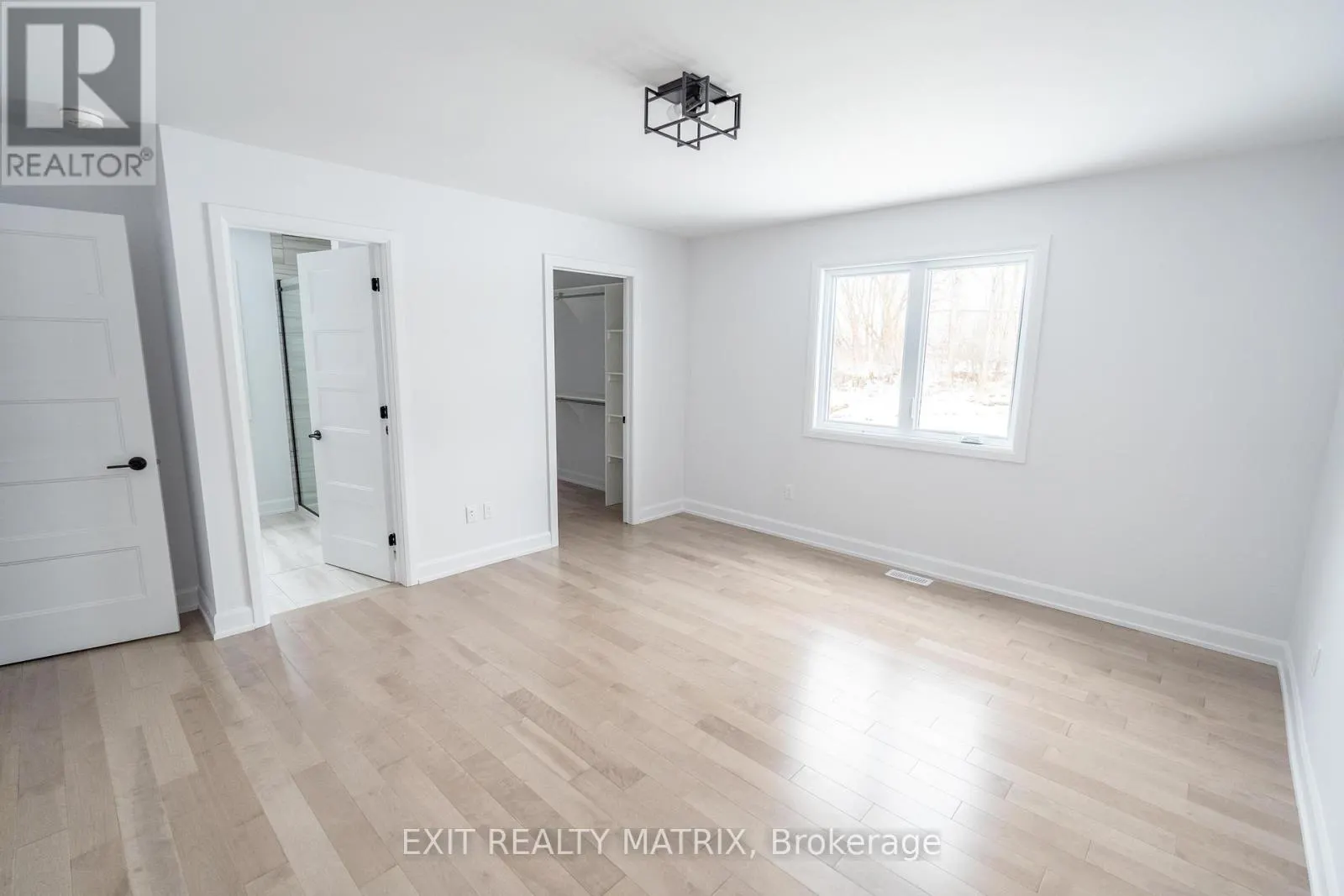 1409 CAROLINE COURT