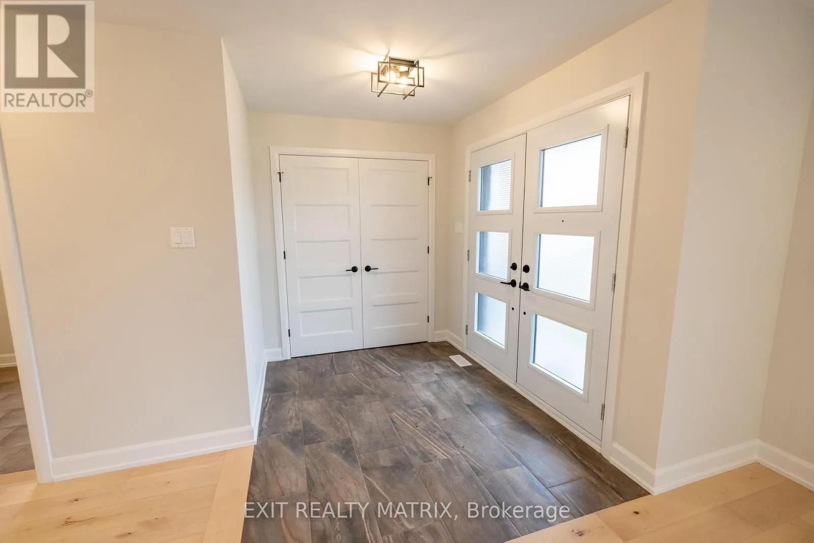 1413 CAROLINE COURT