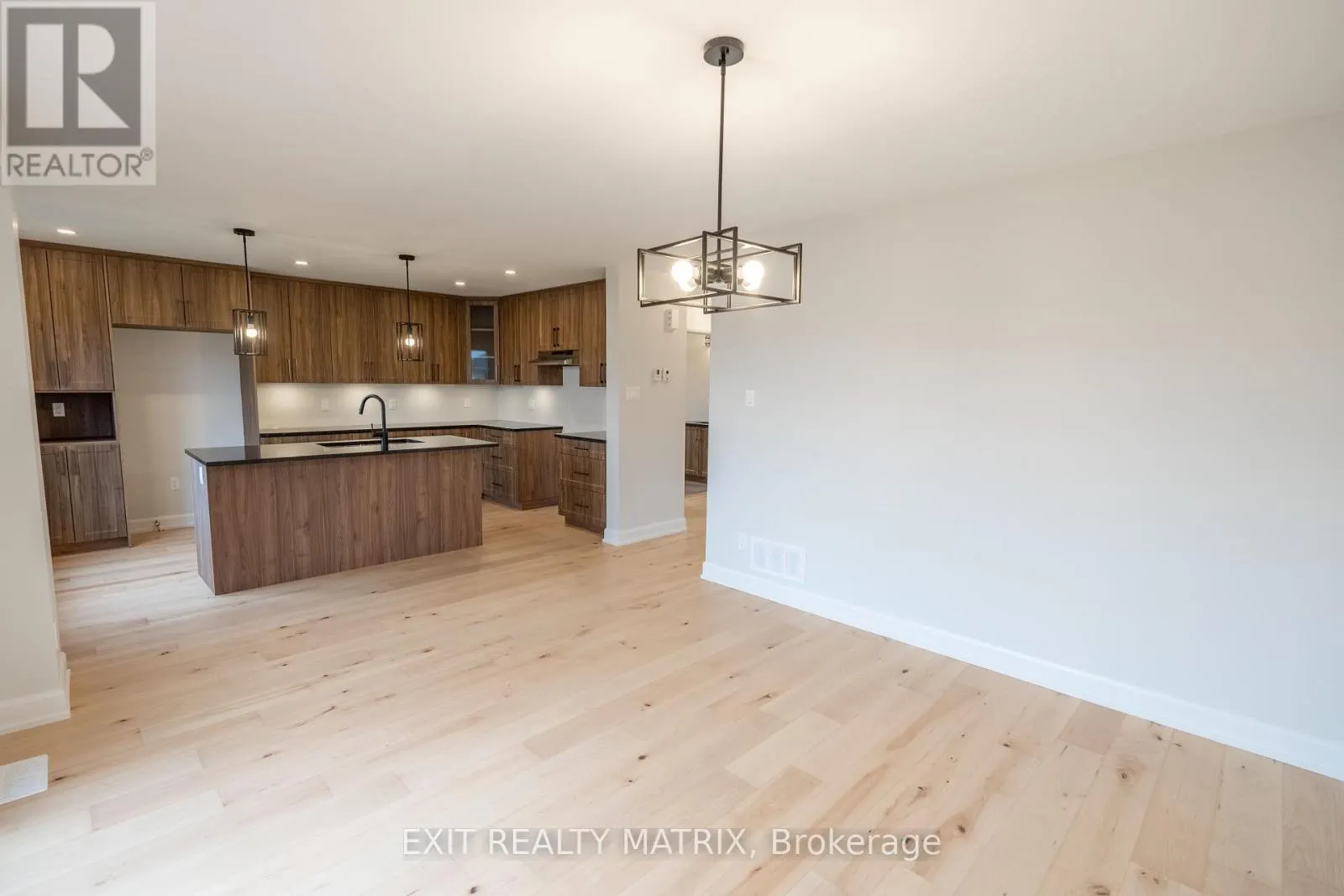 1413 CAROLINE COURT