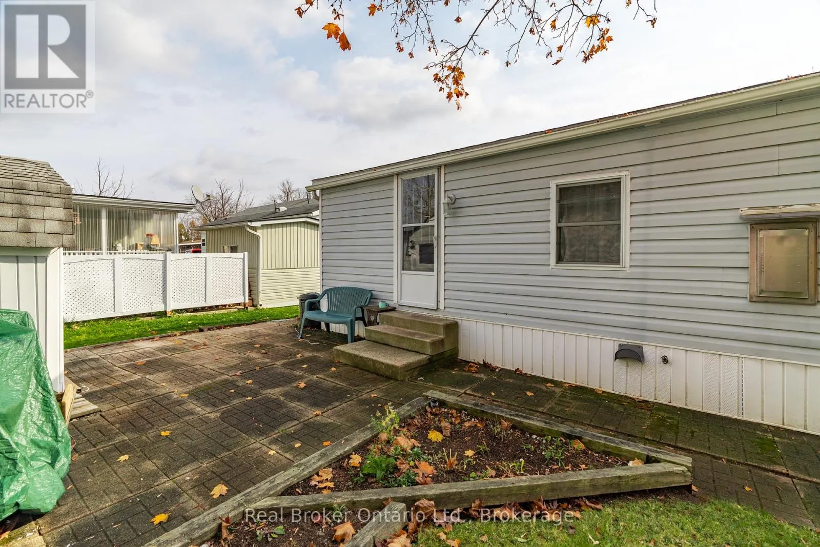 524 POPLAR PLACE