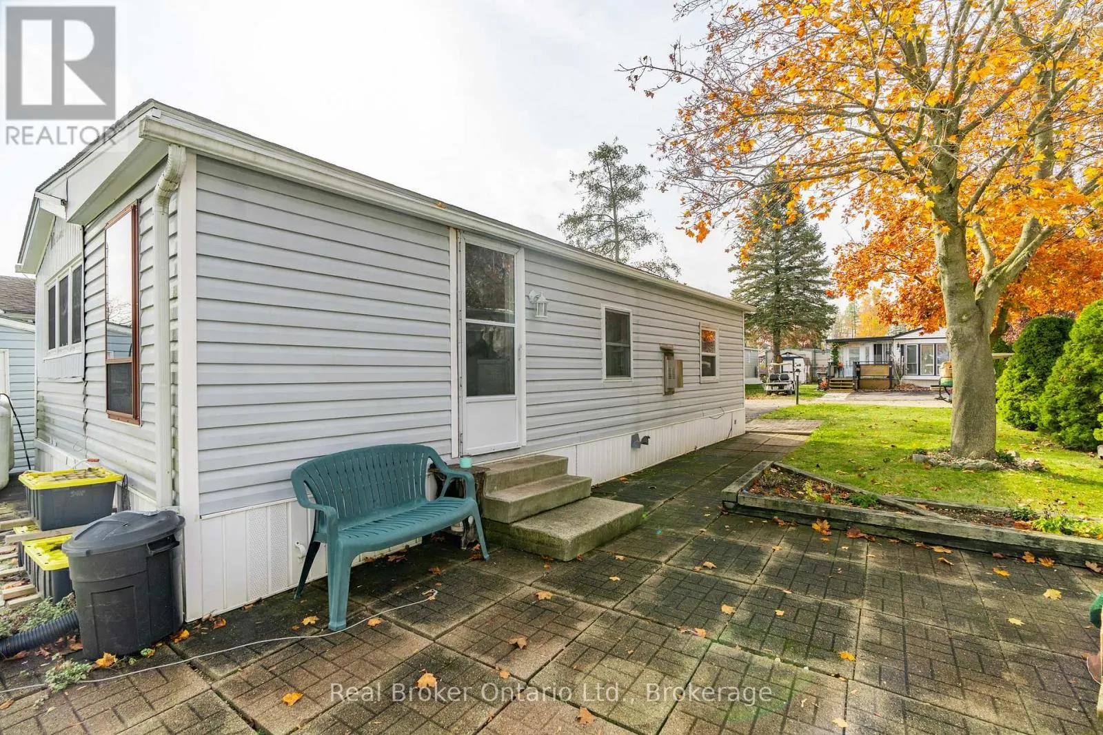 524 POPLAR PLACE
