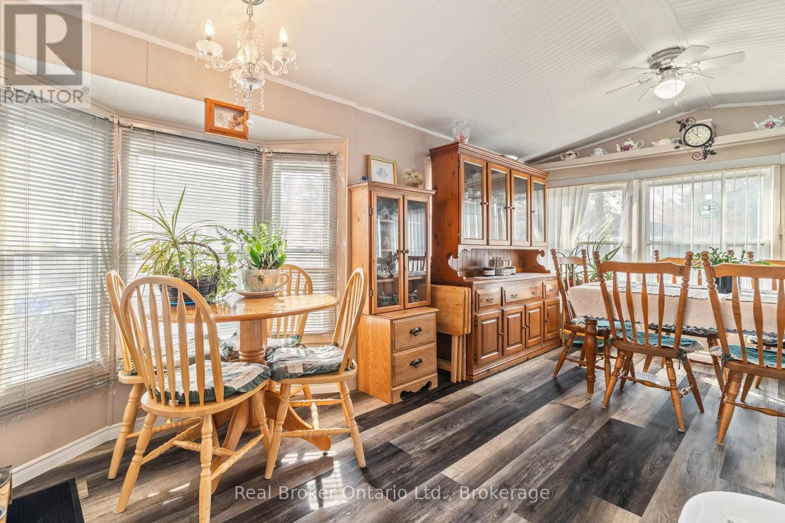 524 POPLAR PLACE