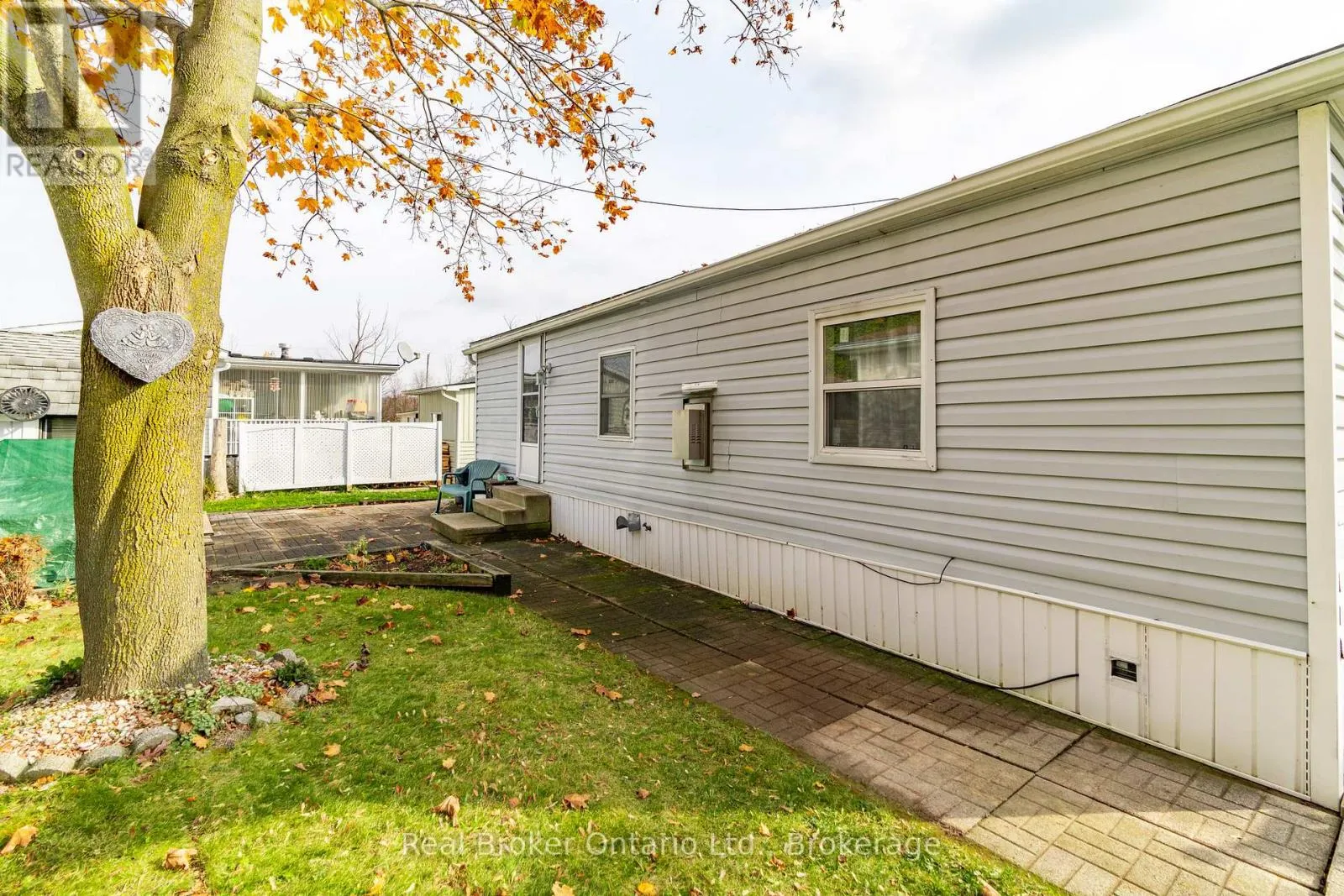 524 POPLAR PLACE