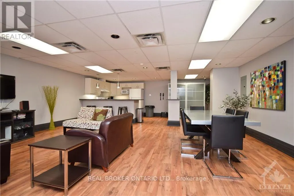 306 - 429 SOMERSET STREET W